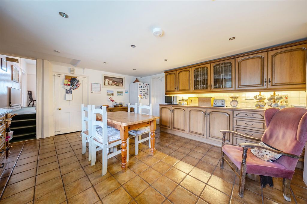 Property photo 2 of 22 Kitchen