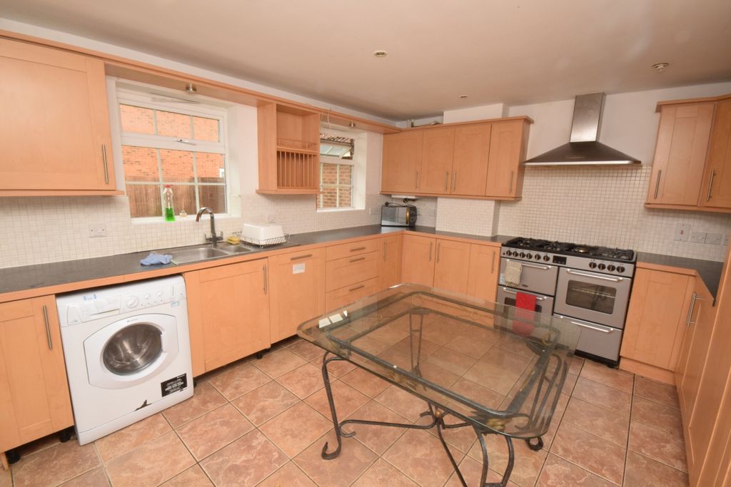 Property photo 3 of 14 Photo 4