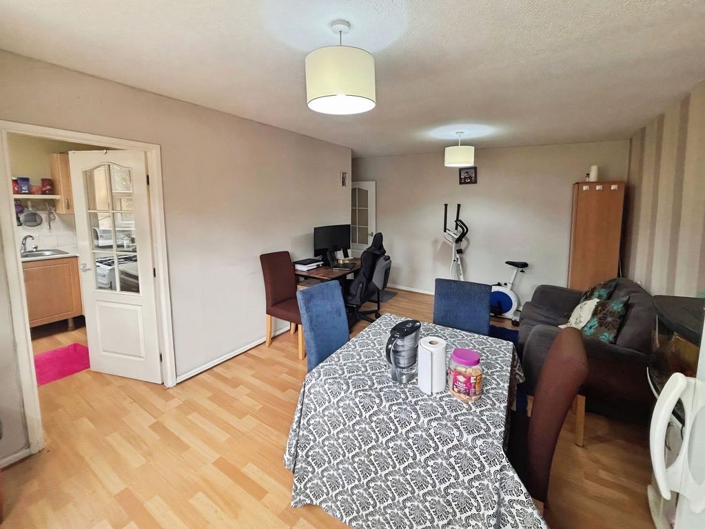 Property photo 3 of 10 Pbox-Img.Jpg