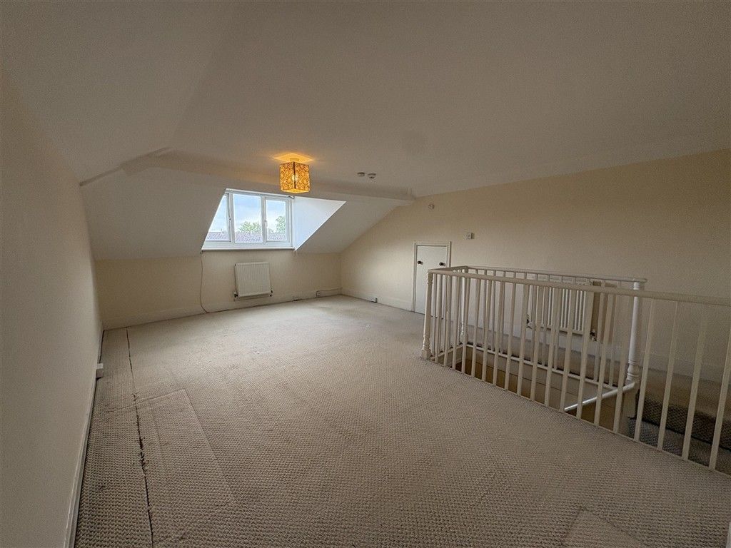 Property photo 3 of 8 Upper Room 2 New