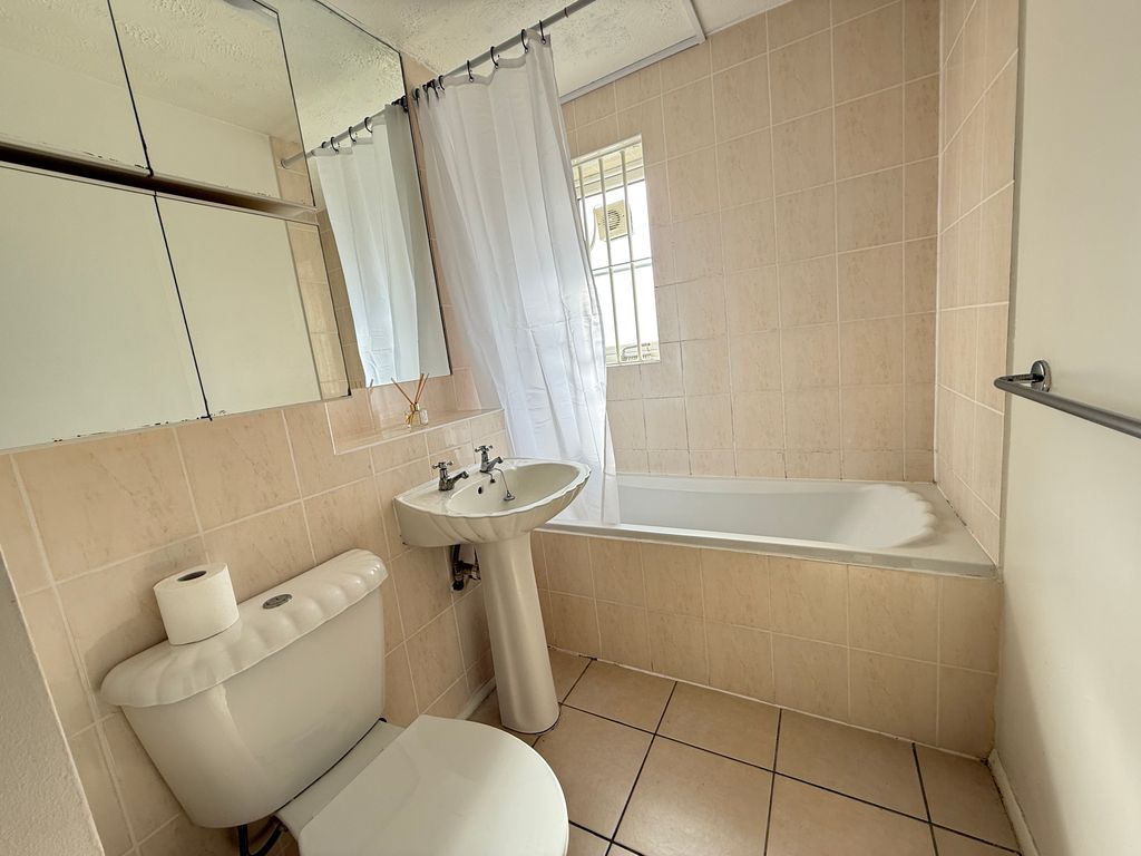 Elmore Close, Wembley HA0 photo 5