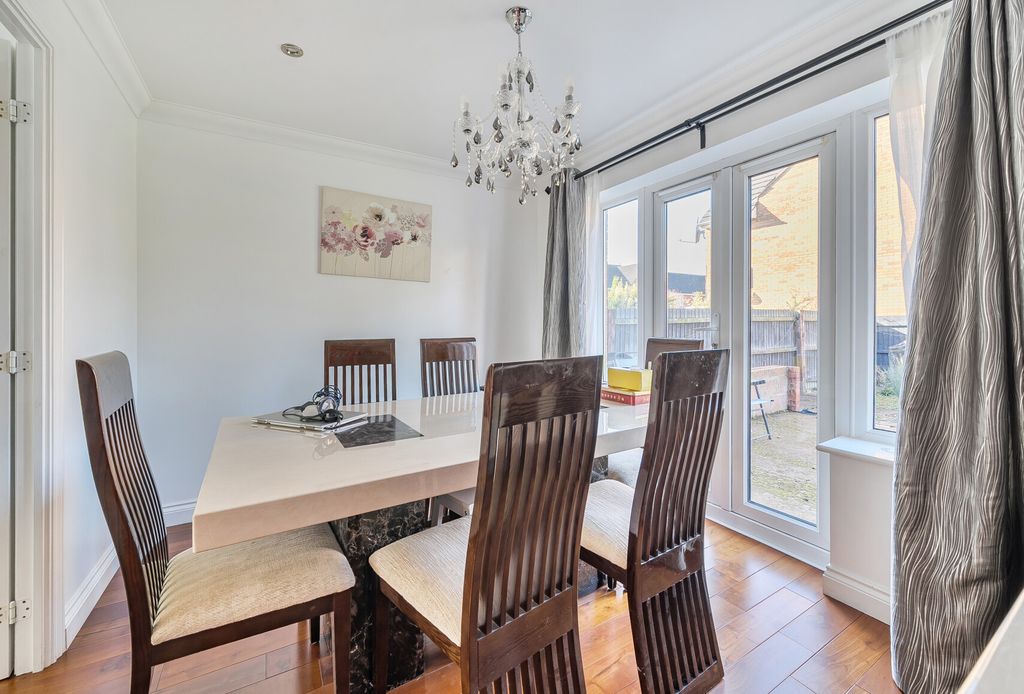 Property photo 3 of 16 1371593-10-68Fb8F...