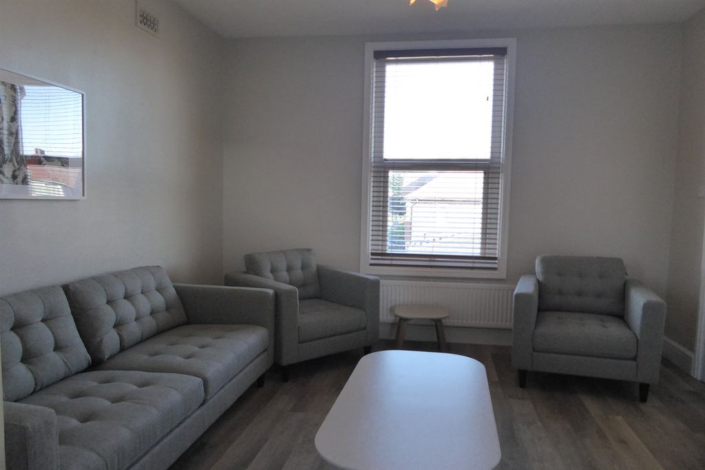 Property photo 1 of 13 (Main)