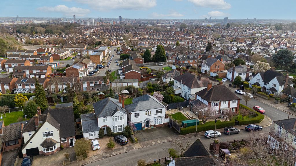 Property photo 2 of 30