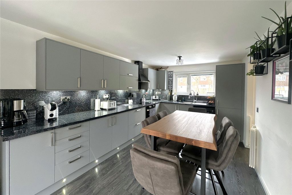 Property photo 3 of 16 Picture No. 04