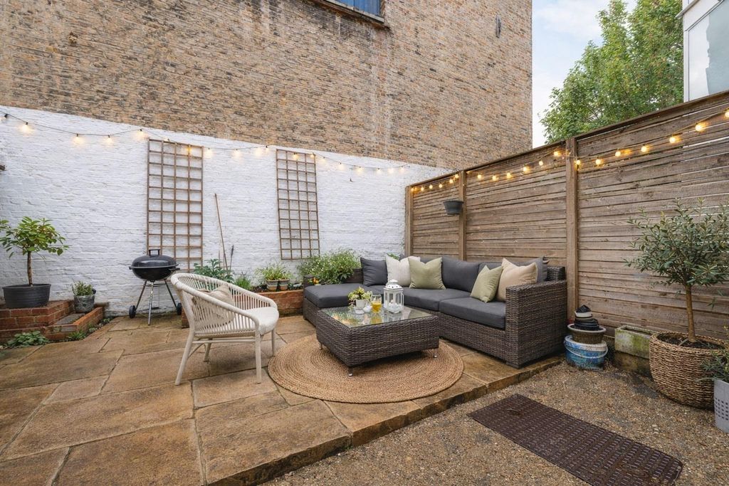 Property photo 2 of 11 Staged Image Of Garden.Jpg