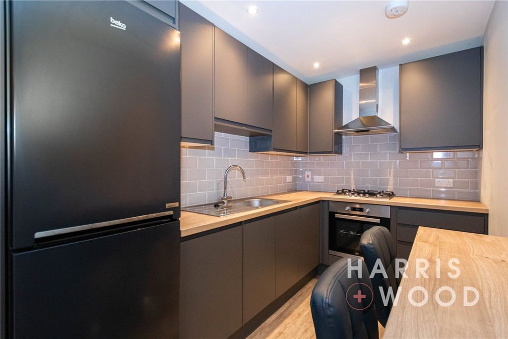 Property photo 2 of 16 3826583