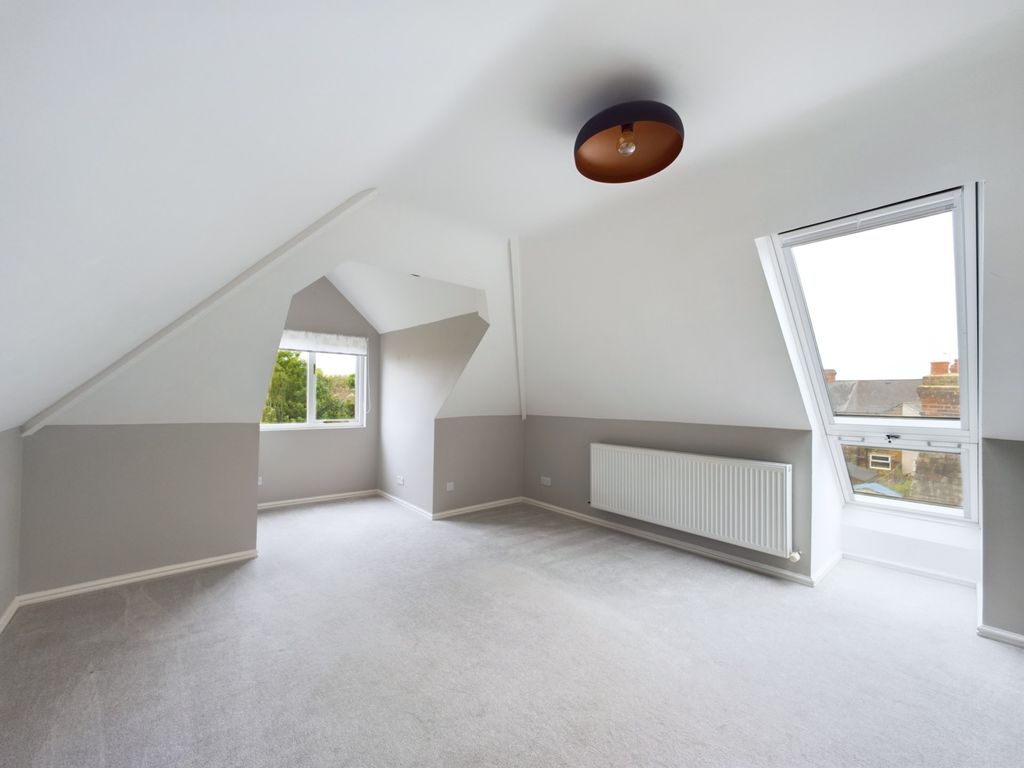 Property photo 2 of 13 30001786-Hr-2