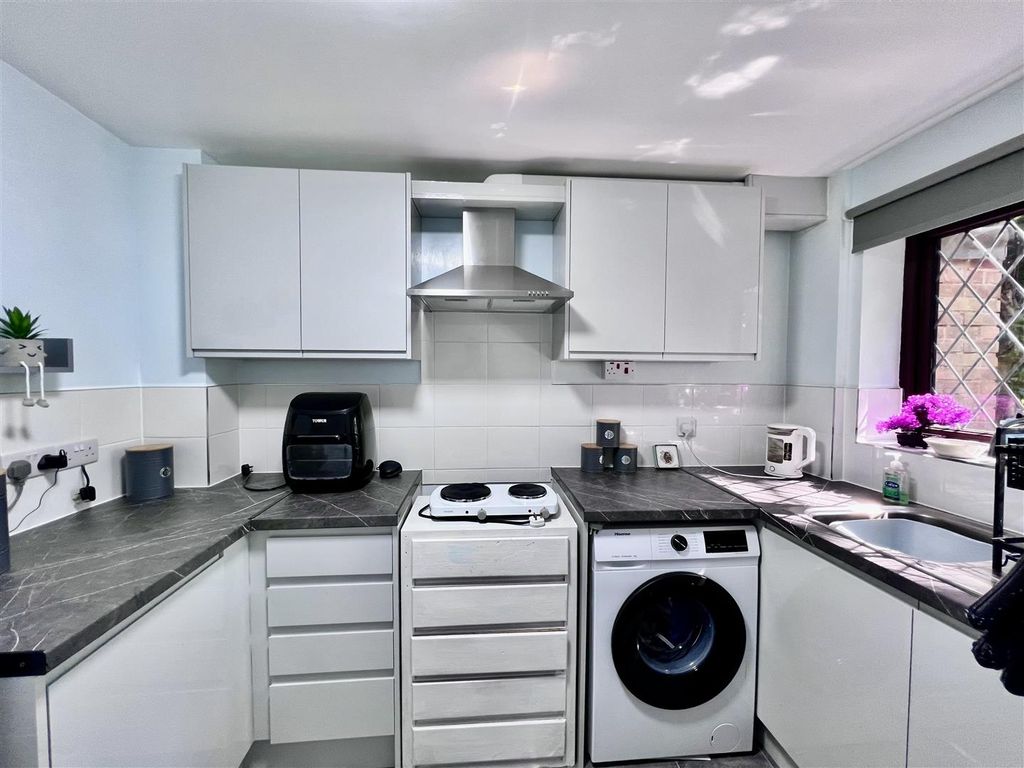 Property photo 3 of 18 3