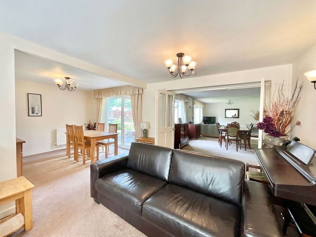 Property photo 2 of 32