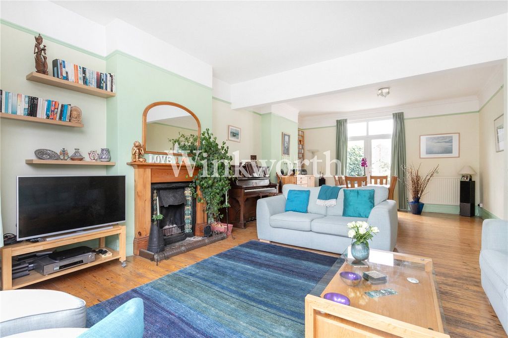 Property photo 3 of 29 Picture No. 21