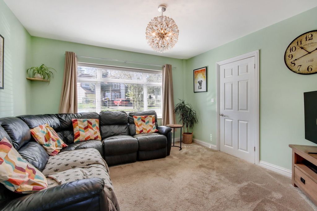 Property photo 3 of 20