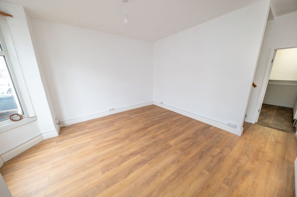 Property photo 3 of 13 Photo 1