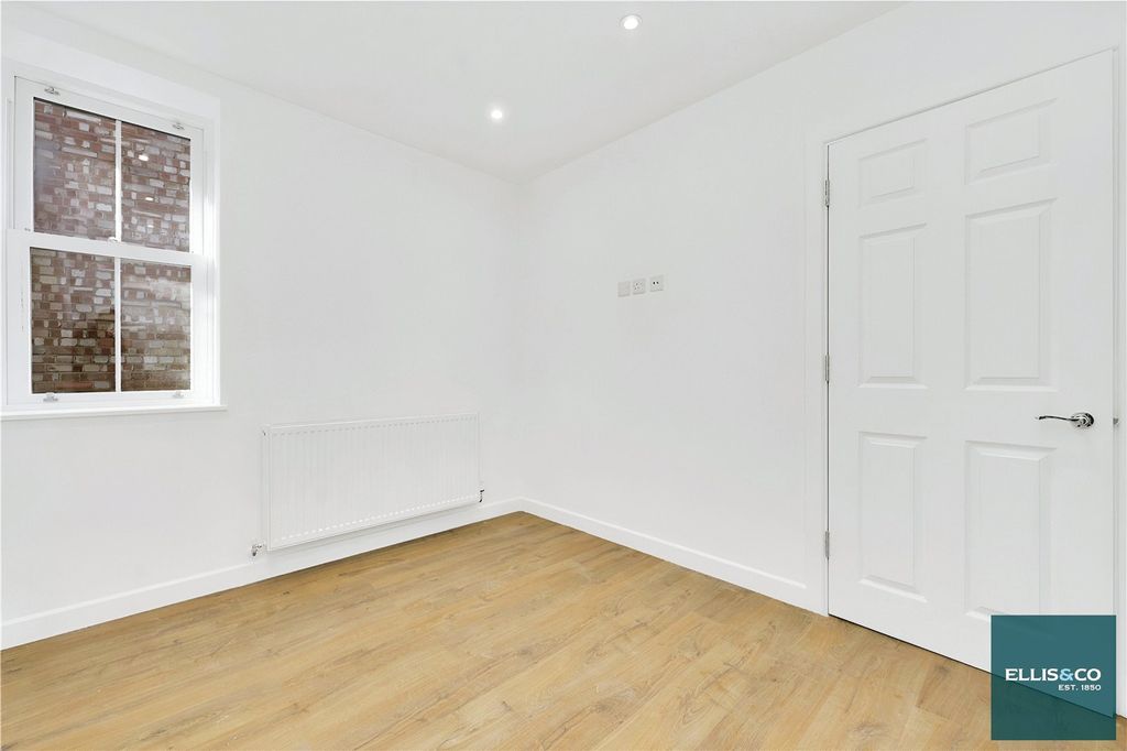 Property photo 3 of 10 Picture No. 20