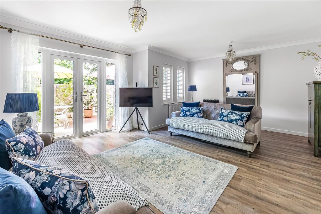 Property photo 3 of 21 47-Beechwood-Park-2.Jpg