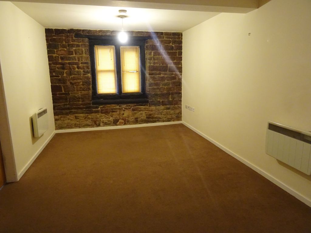Property photo 3 of 6 Living Area