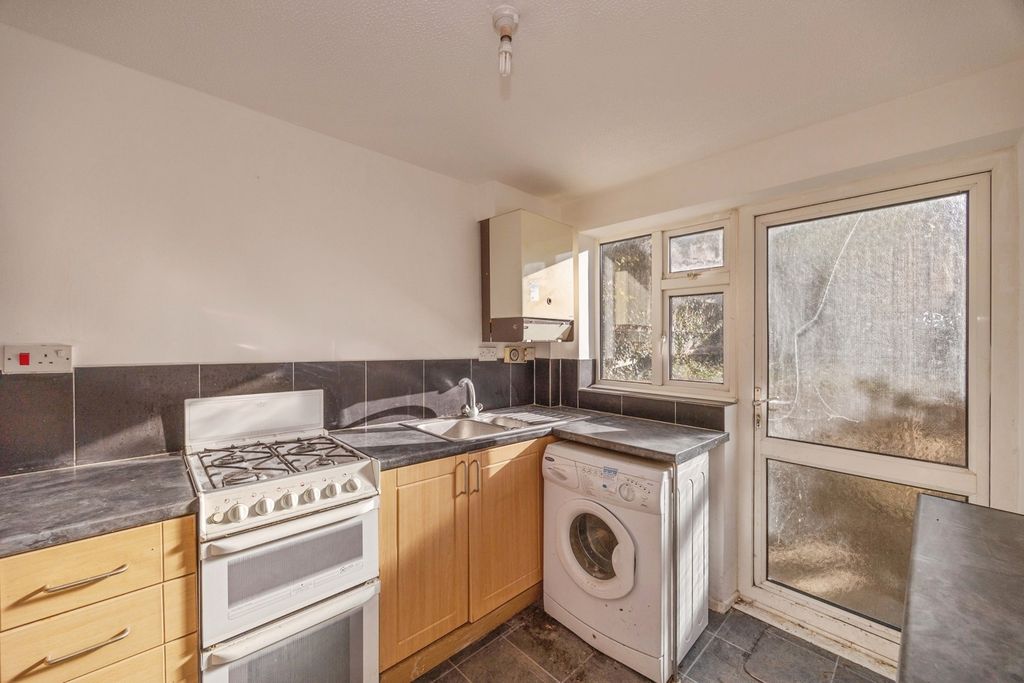 Property photo 3 of 24 Pbox-Img.Jpg