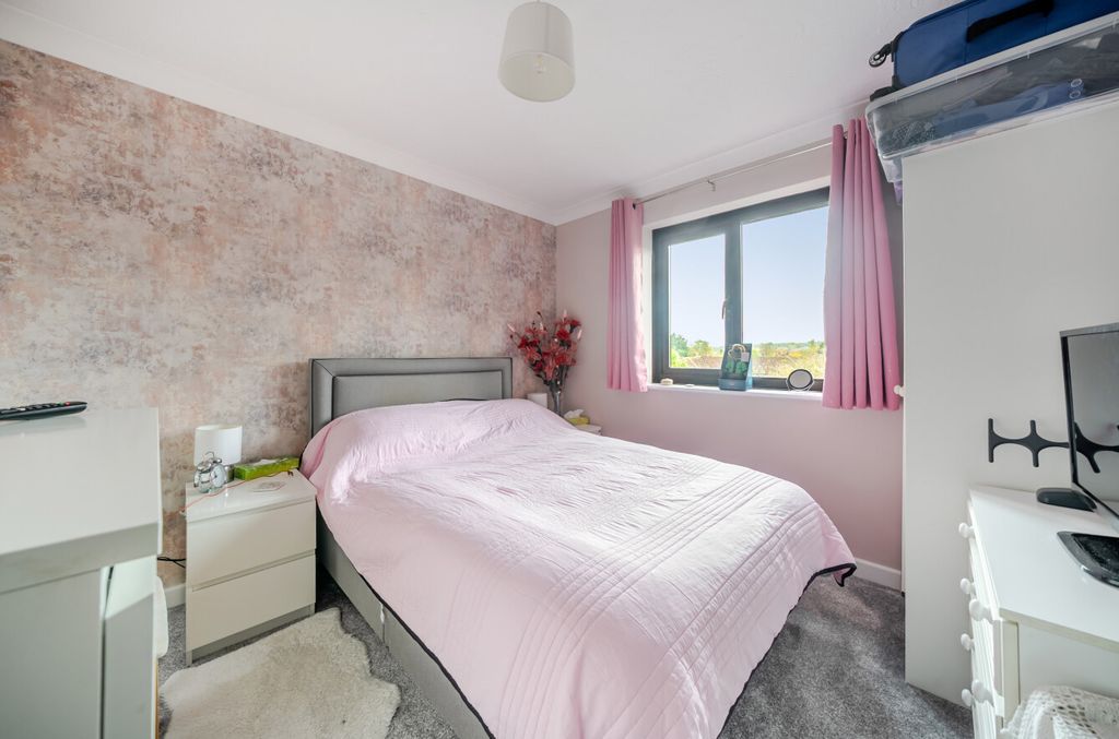 Property photo 3 of 19 1371052-19-6908A8...