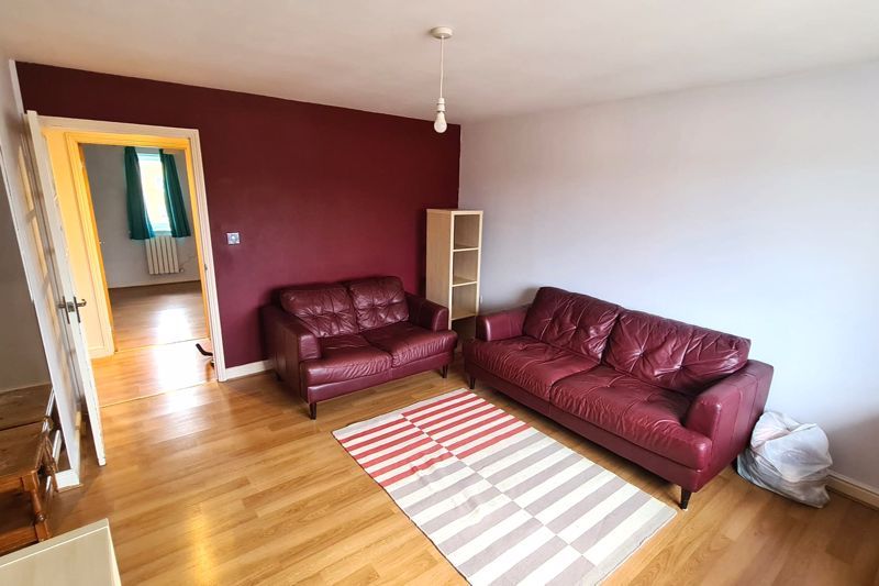 Property photo 2 of 11 Lounge