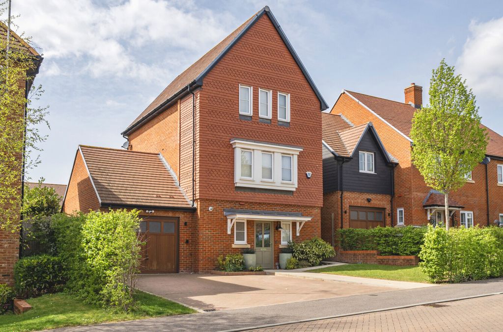 Property photo 1 of 17 1439797-1-69d8Ff8...