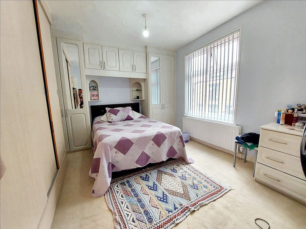 Property photo 3 of 11 Bedroom 1