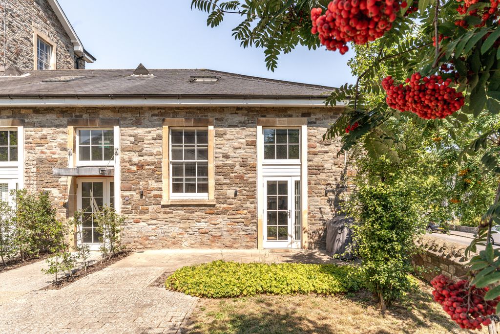 Property photo 2 of 18 A7401794-15-9