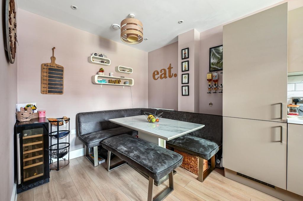 Property photo 3 of 13 Kitchen/Dining Room