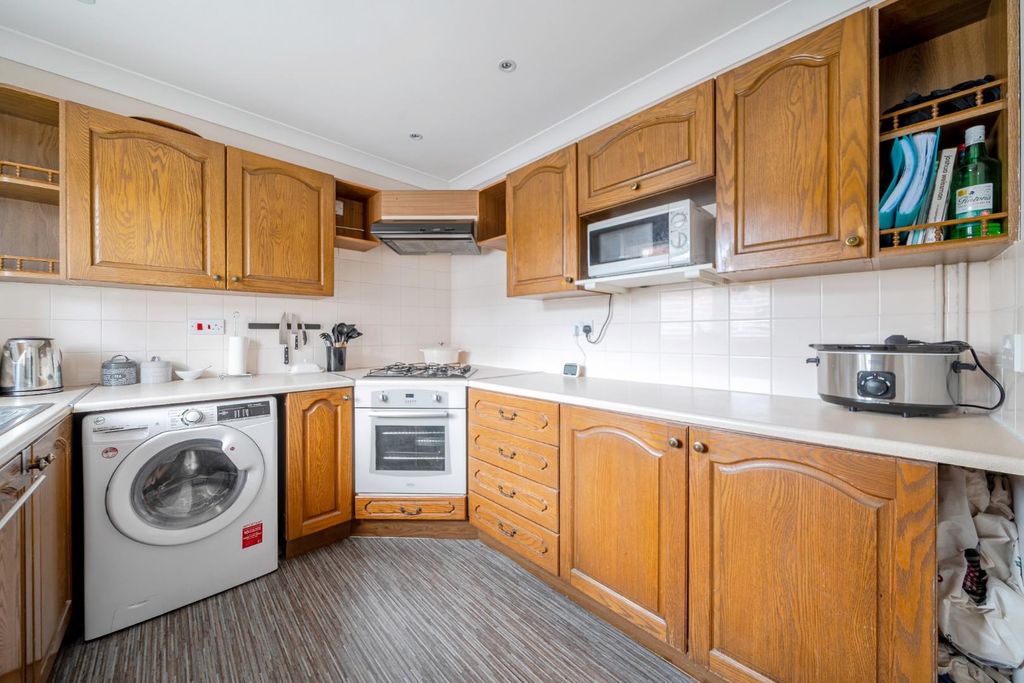 Property photo 2 of 12 1333569-9-689c66cc62B2F.Jpg