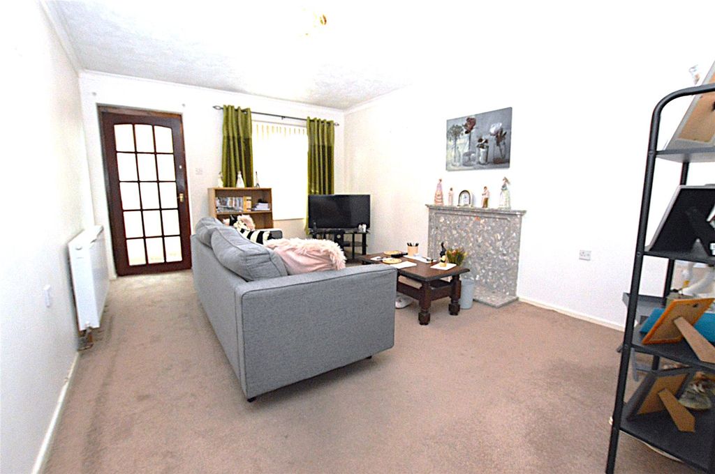 Property photo 2 of 9 Picture No. 10