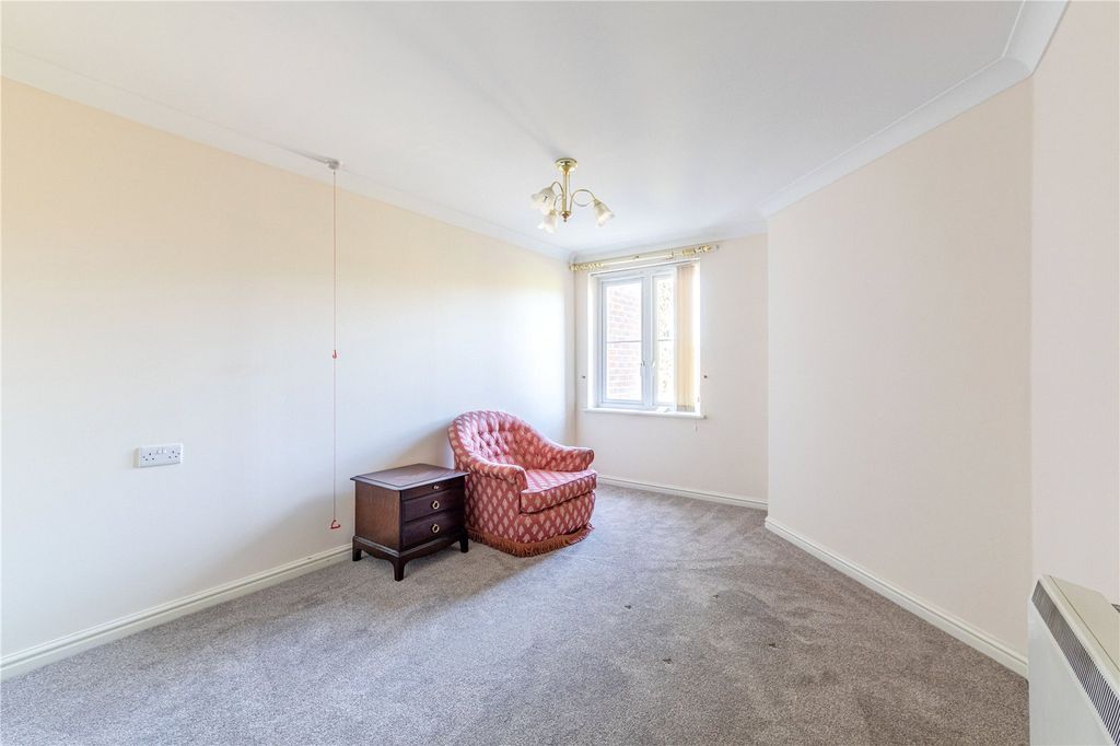 Property photo 2 of 10 Sitting Room