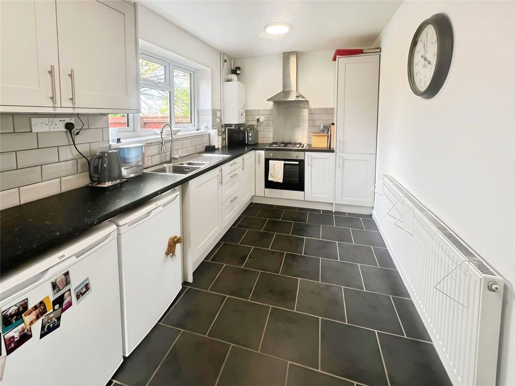 Property photo 3 of 12 Kitchen