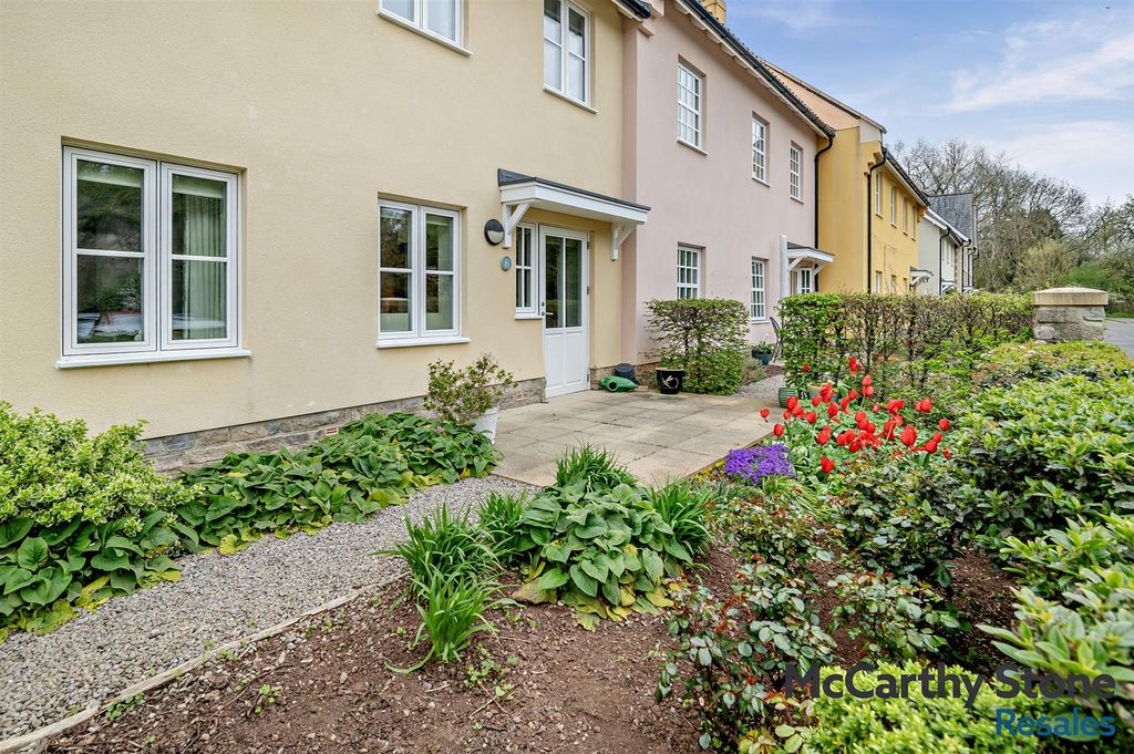 Property photo 1 of 10 8683952-Exterior03-800.Jpg