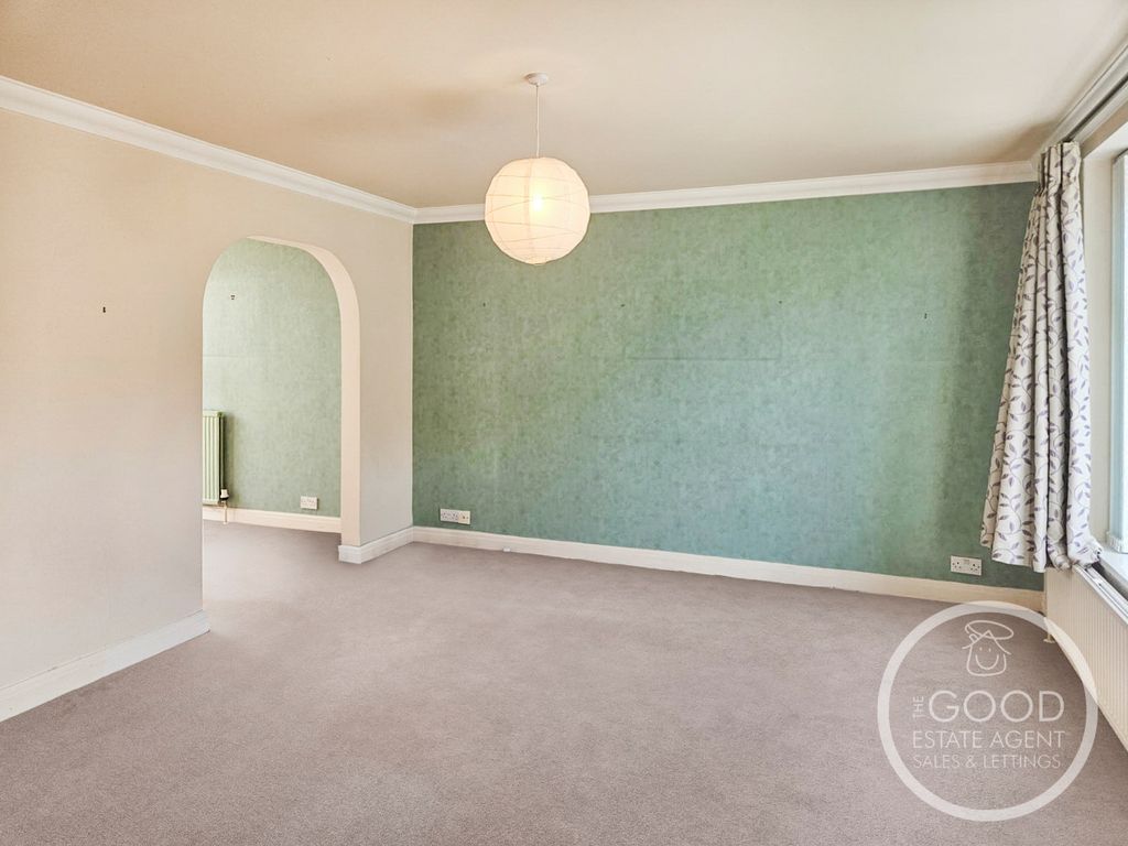 Property photo 2 of 24