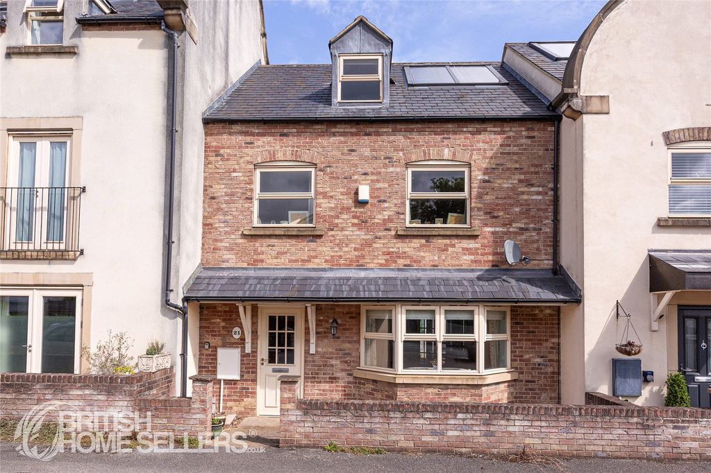 Property photo 1 of 16 Picture No. 12