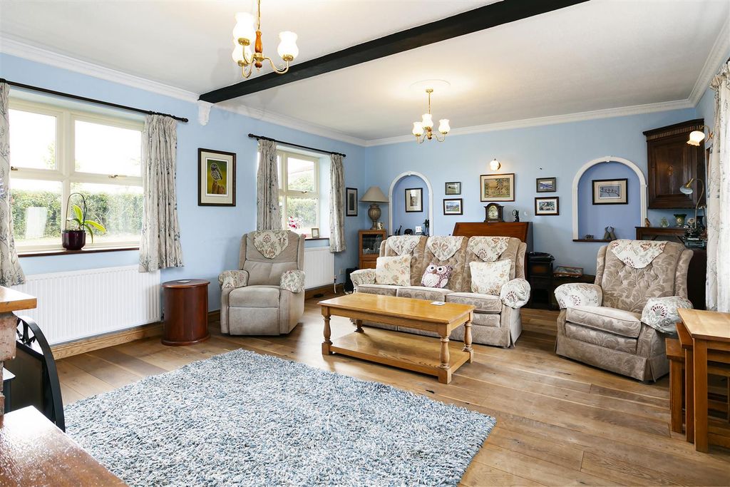 Property photo 2 of 22