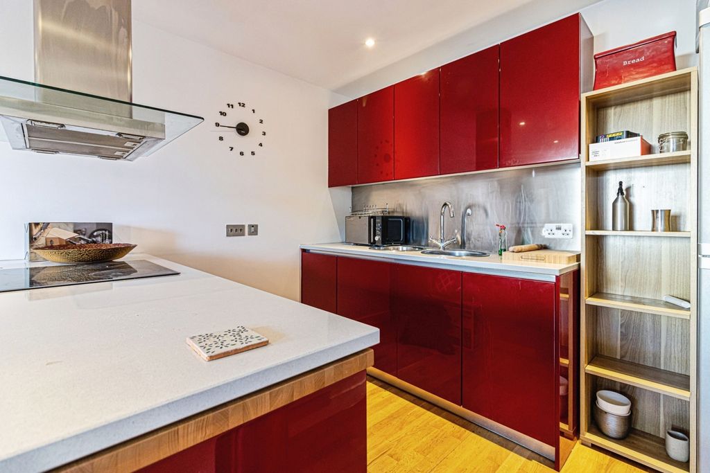 Property photo 3 of 14 Photo