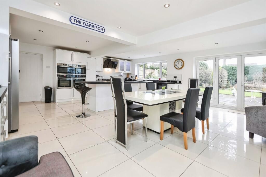 Property photo 3 of 19