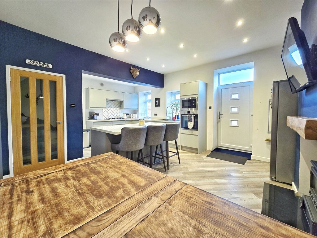 Property photo 3 of 19 Kitchen Dining Room