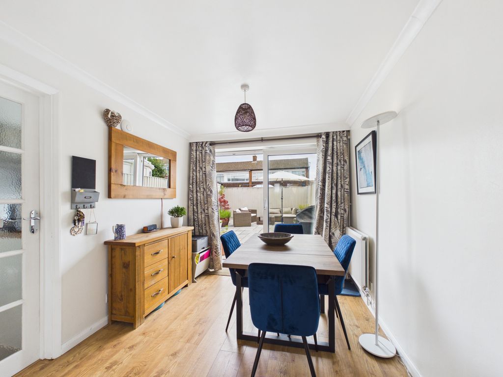 Property photo 3 of 11 Dining