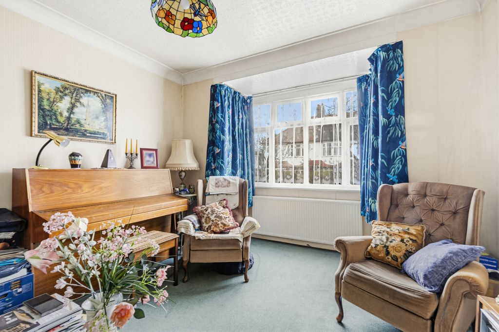 Property photo 2 of 32 Picture No. 14