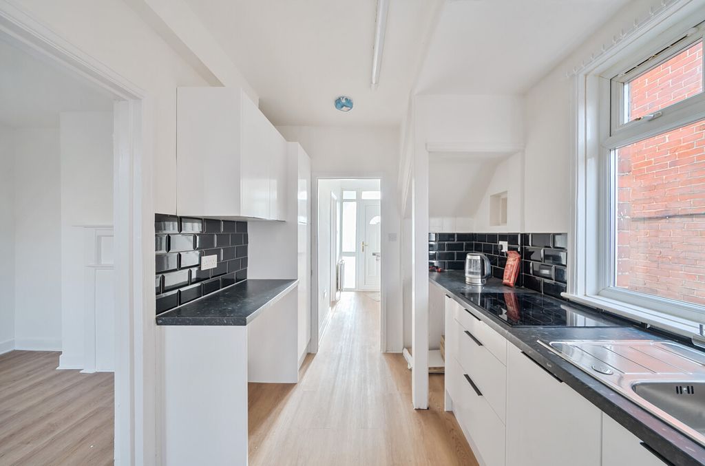 Property photo 3 of 14 1346004-26-68Af48...