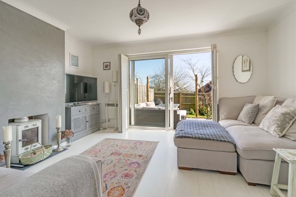 Property photo 2 of 17 Sitting Room