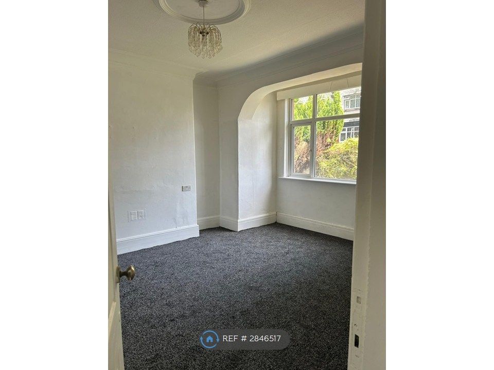 Property photo 2 of 11 Living Room
