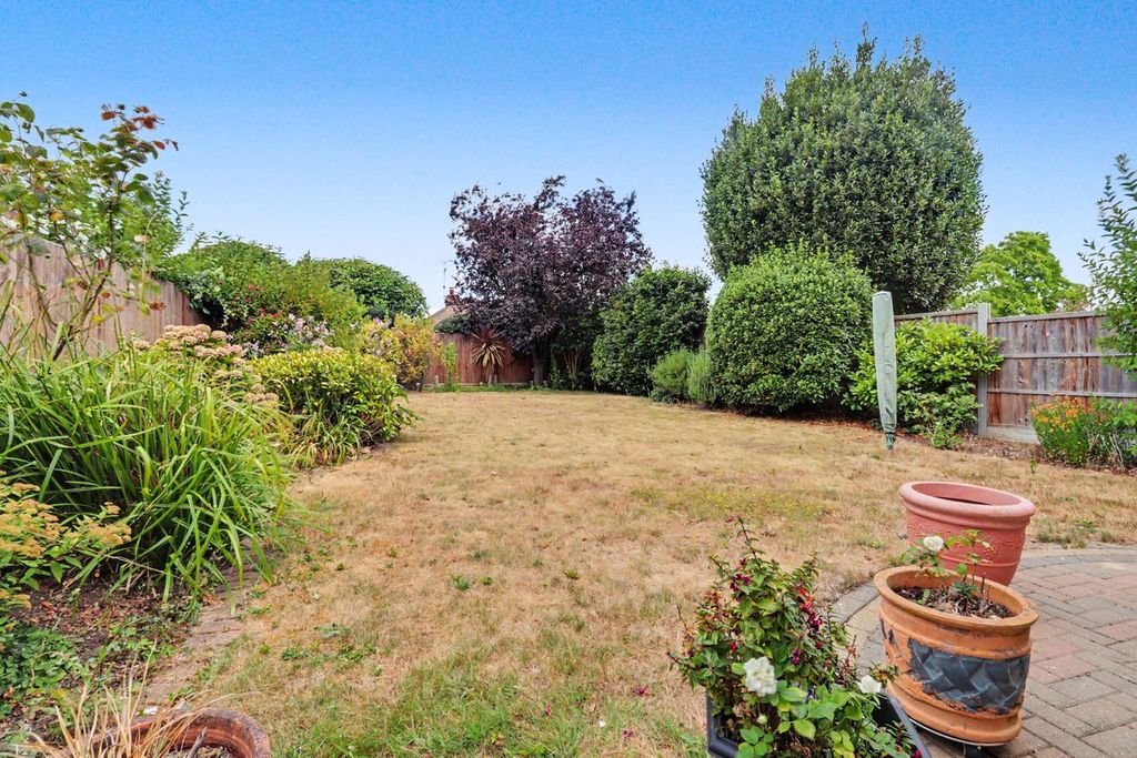 Property photo 2 of 20