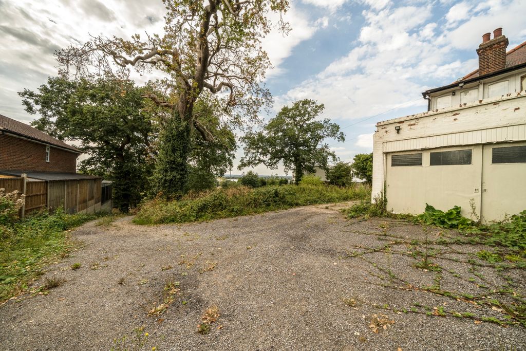 Property photo 2 of 7