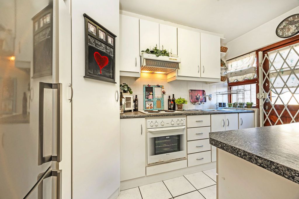 Property photo 2 of 26 Dbv1693330