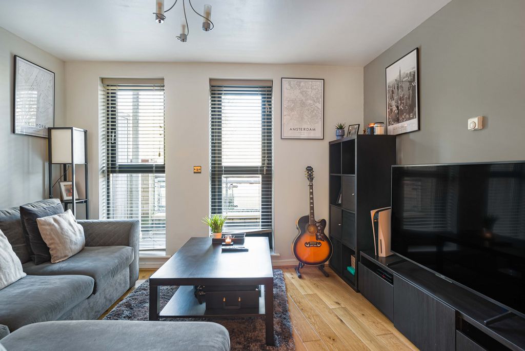 Property photo 3 of 16