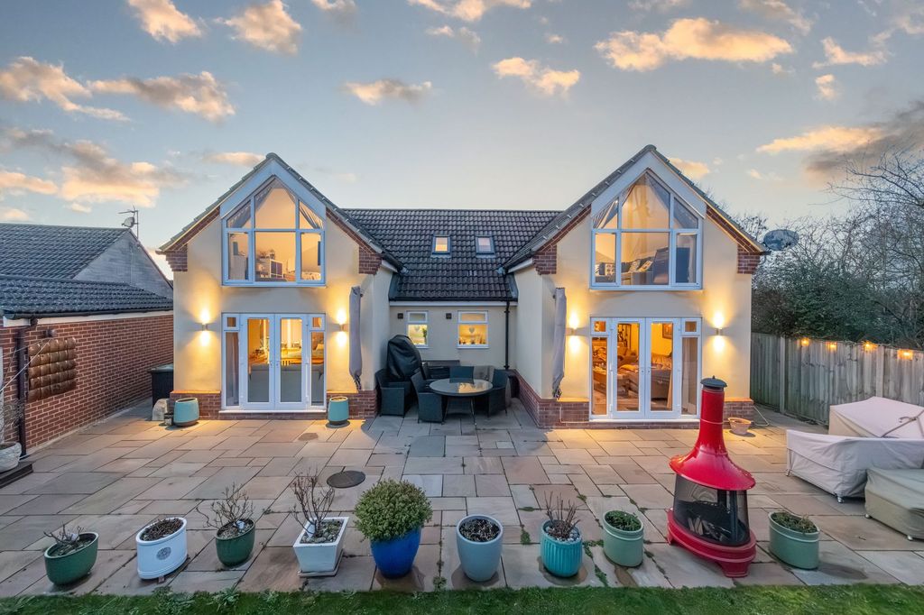 Property photo 1 of 25