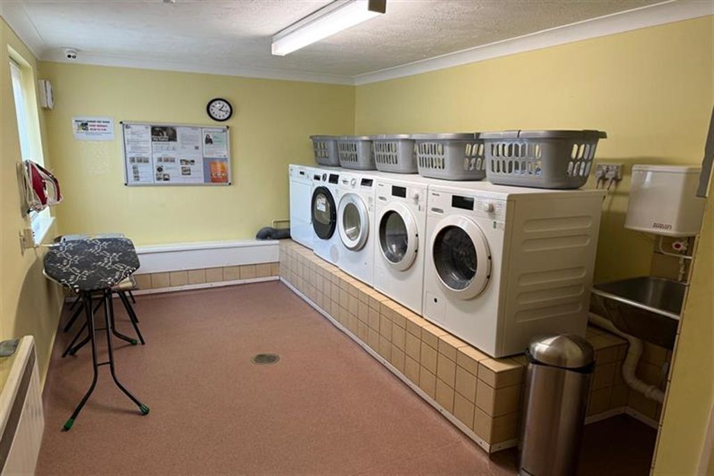 Property photo 1 of 8 (Main)