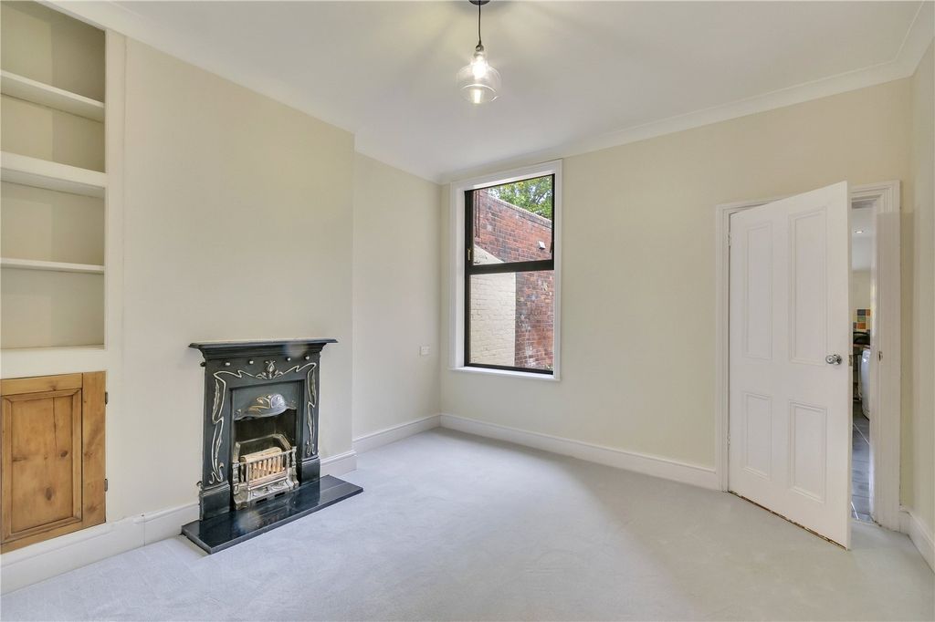 Property photo 2 of 15 Picture No. 23